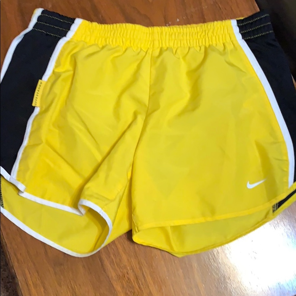 Nike livestrong Dri fit short